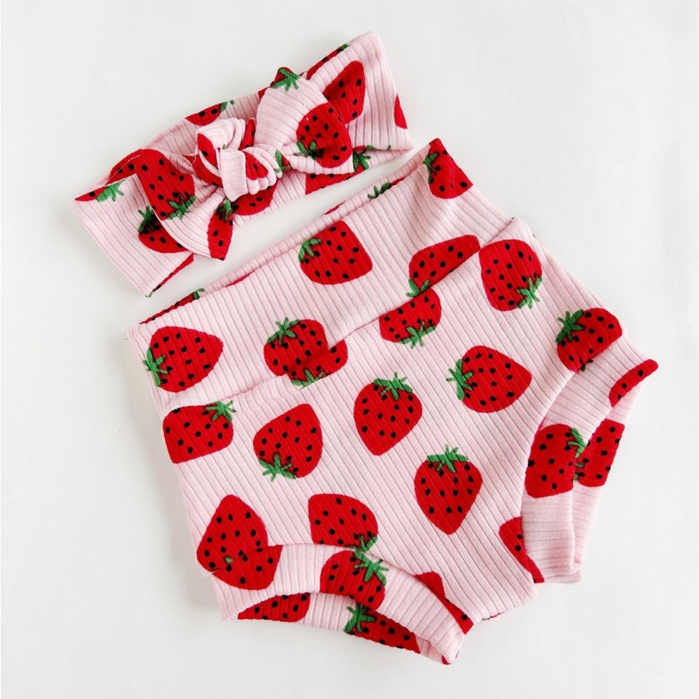 Strawberry Bummies🍓